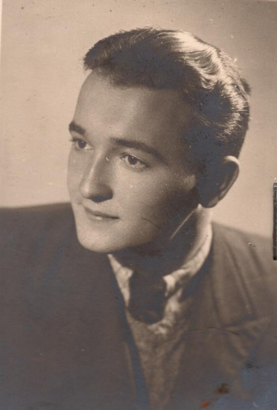 Simon 'Bobby' Tele (Tele II) - fotografie de la finalul anilor 1930, la venirea sa in Bucuresti (colectie privata)